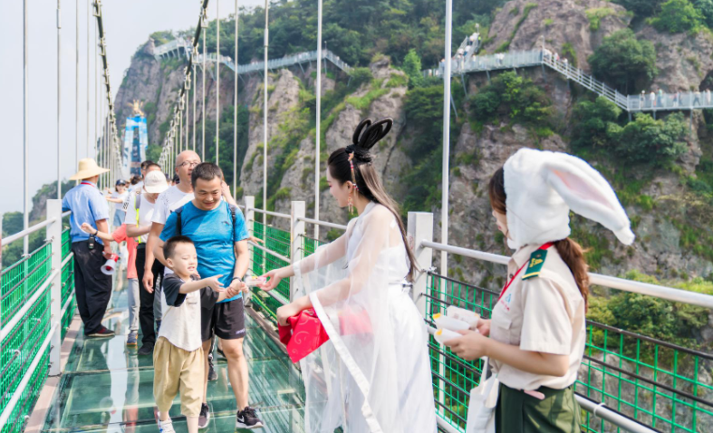 中秋福利100分！马仁奇峰门票+住宿全免！！