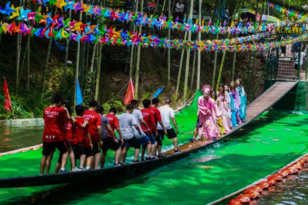 亚洲精品巨爆乳无码大乳巨