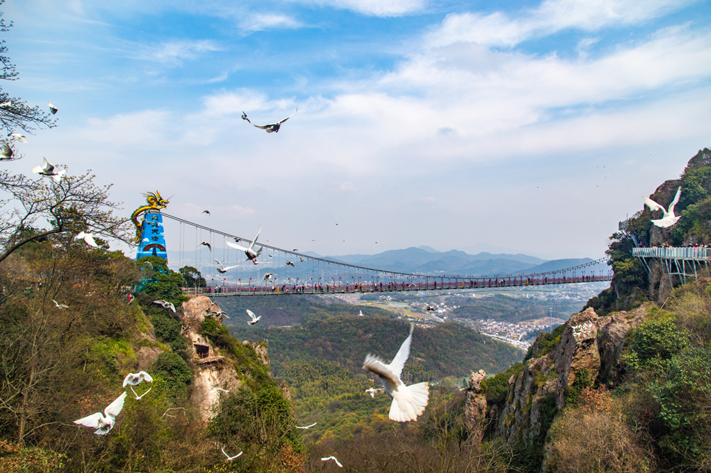 亚洲精品巨爆乳无码大乳巨