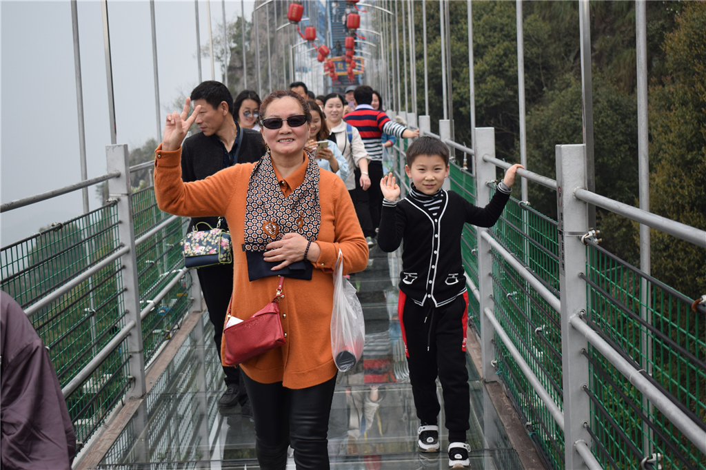 亚洲精品巨爆乳无码大乳巨