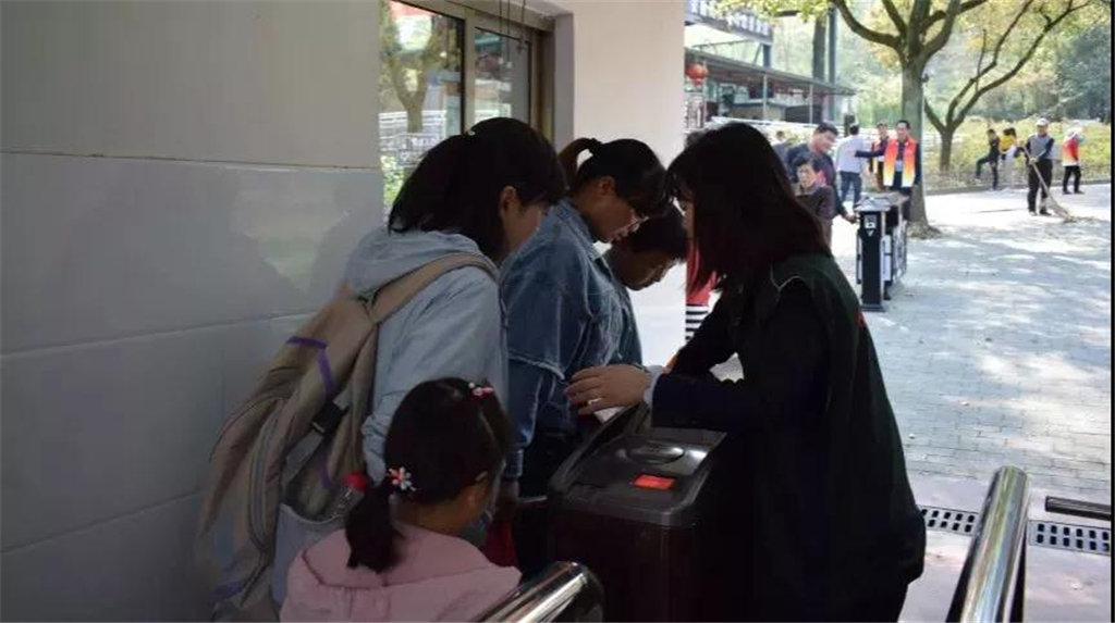 亚洲精品巨爆乳无码大乳巨