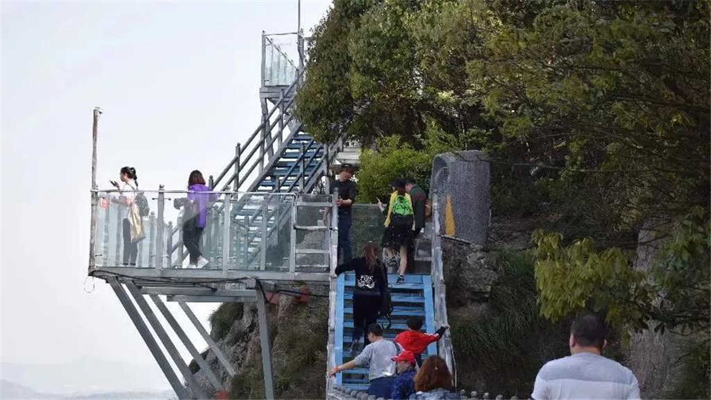 亚洲精品巨爆乳无码大乳巨