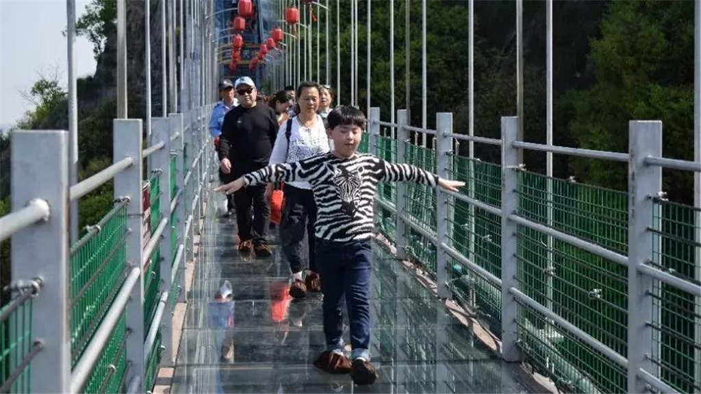 亚洲精品巨爆乳无码大乳巨