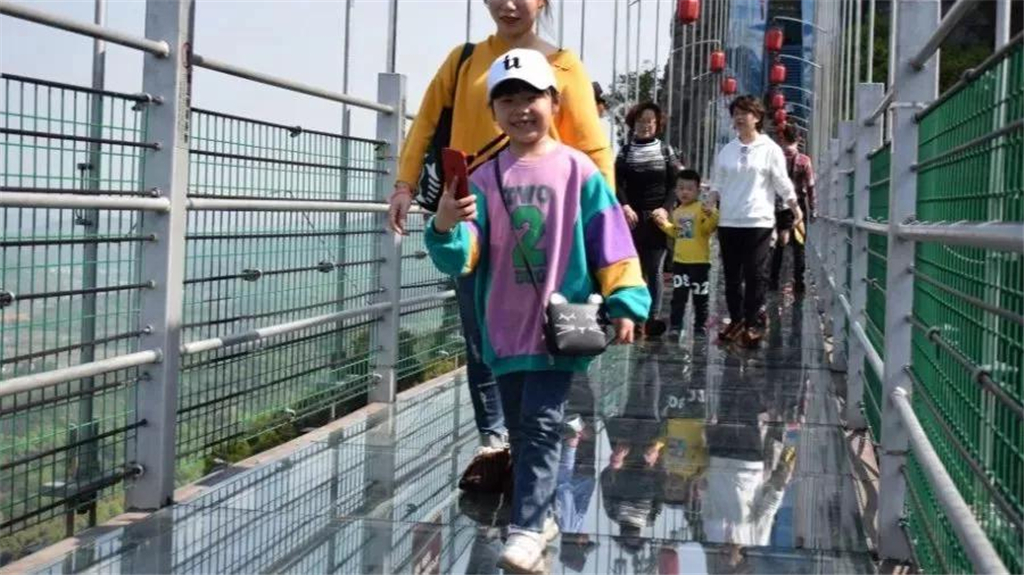 亚洲精品巨爆乳无码大乳巨