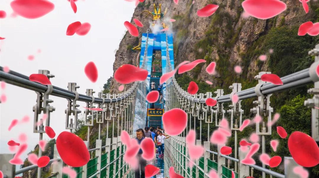 亚洲精品巨爆乳无码大乳巨