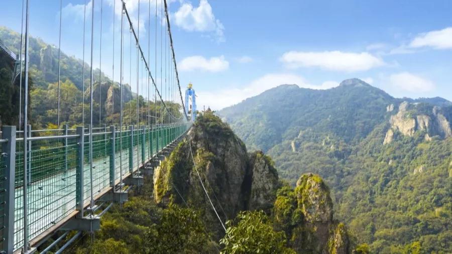 亚洲精品巨爆乳无码大乳巨