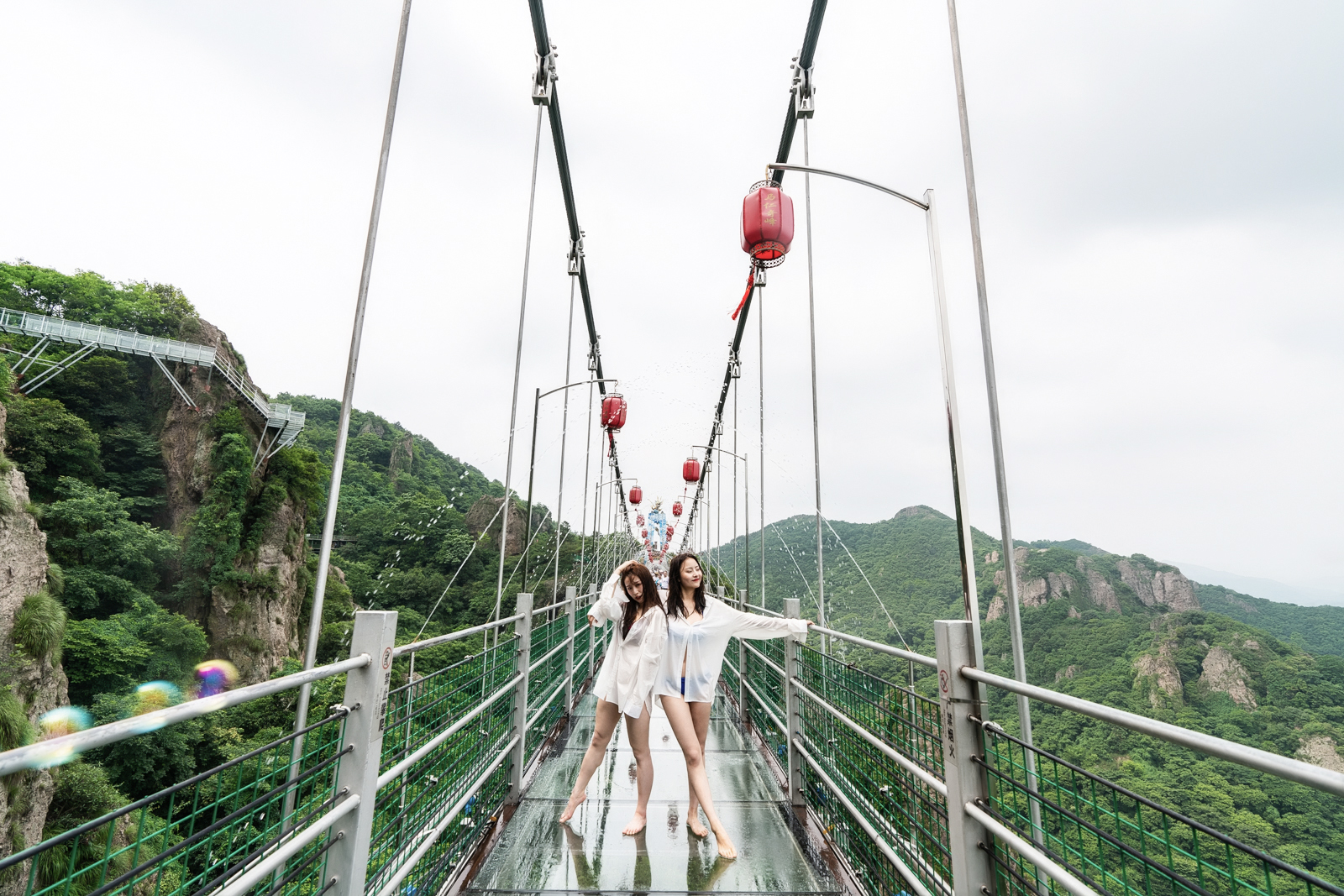 亚洲精品巨爆乳无码大乳巨