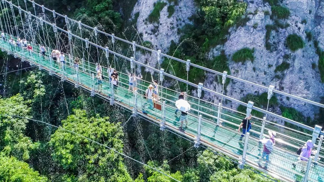 亚洲精品巨爆乳无码大乳巨