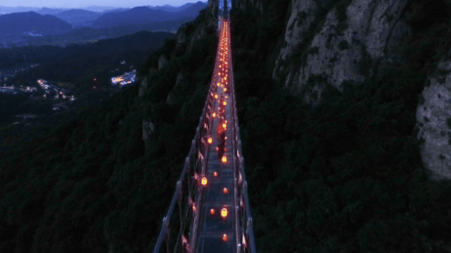 亚洲精品巨爆乳无码大乳巨