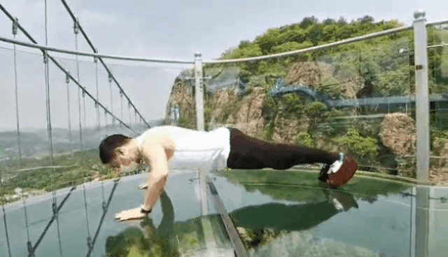 亚洲精品巨爆乳无码大乳巨