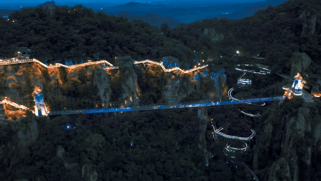 亚洲精品巨爆乳无码大乳巨