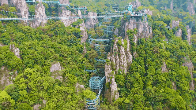 亚洲精品巨爆乳无码大乳巨