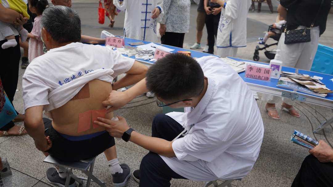 亚洲精品巨爆乳无码大乳巨